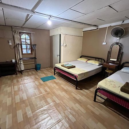 Sri Sentosa Chalet Кампонг-Мукут Экстерьер фото