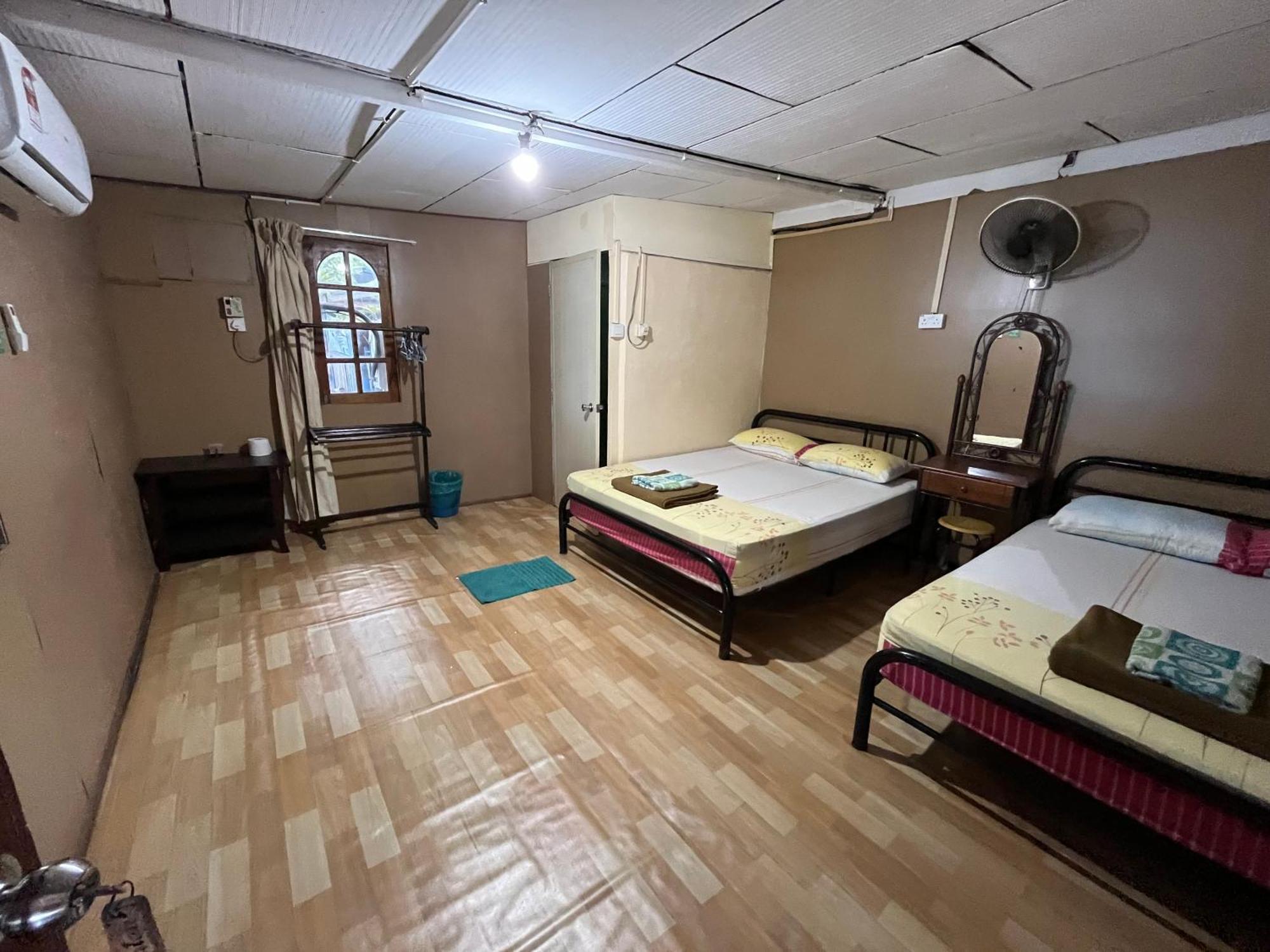 Sri Sentosa Chalet Кампонг-Мукут Экстерьер фото