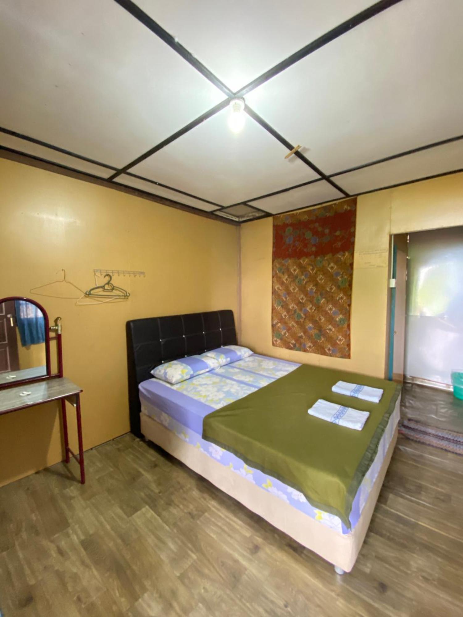 Sri Sentosa Chalet Кампонг-Мукут Экстерьер фото