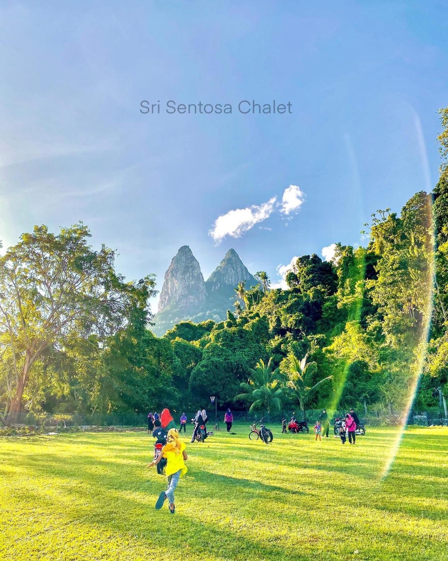 Sri Sentosa Chalet Кампонг-Мукут Экстерьер фото